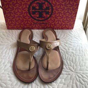 Tori Burch Cameron Thong